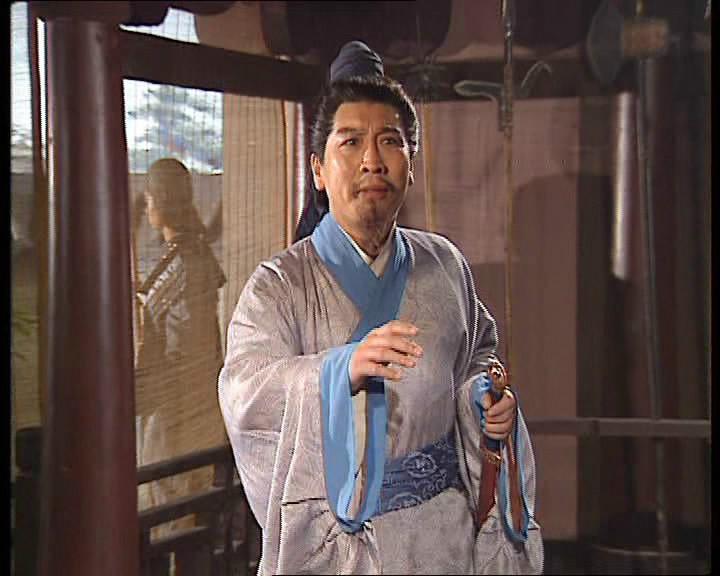 董卓身边的这个男人，才是三国乱世真正的推手。一个西凉军阀，粗野无脑，好色贪权