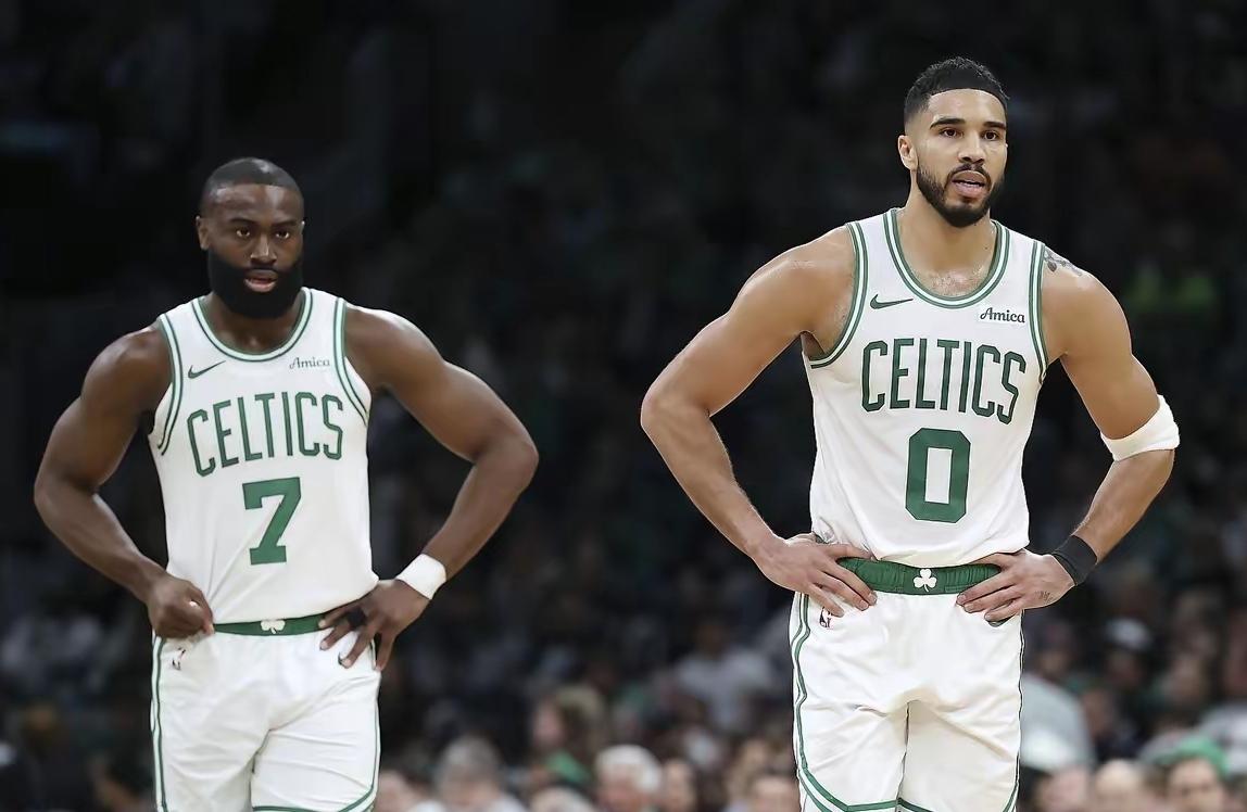 凯尔特人塞翁失马，塔图姆重伤逼出最强布朗。本赛季在众多夺冠功臣离队，外界普遍不