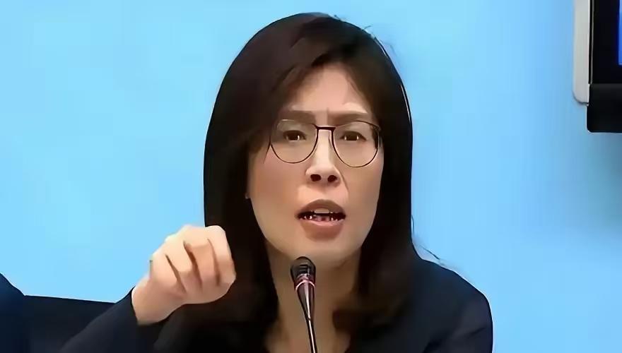 针对大陆实行“军机绕台”政策，郑丽文做出了表态！在近期，国民党新主席郑丽文表示，