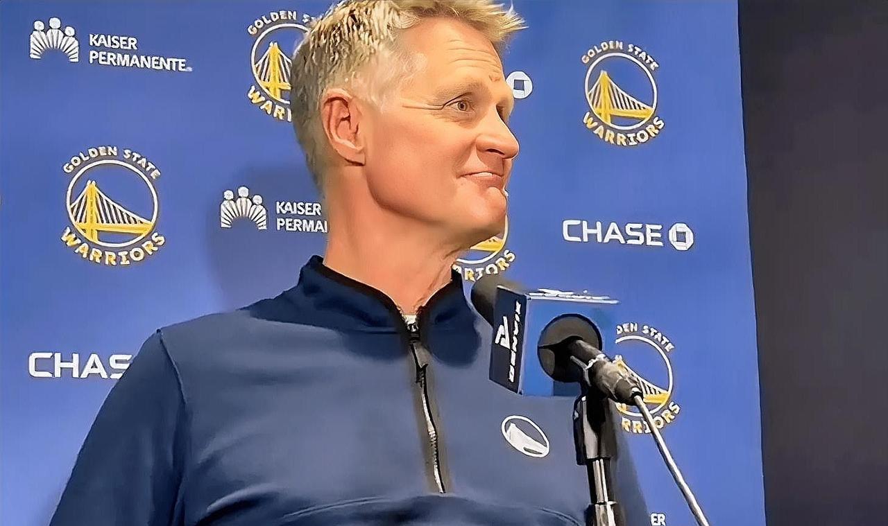 科尔终于开窍了，直言穆迪不会退出首发！勇士主帅科尔今天接受了媒体采访，在谈到摩