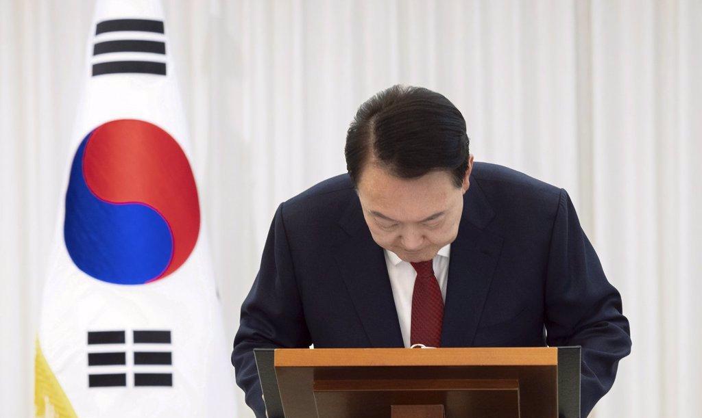 韩国法院裁定羁押尹锡悦负责调查韩国前政府内乱叛国案的特检组，日前向法院声请批准