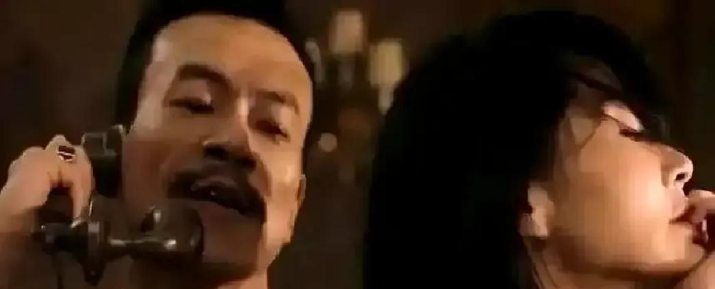 许晴在零下8度的片场，一句脏话加一个烟头，竟换来了3000万票房。这简直是表演