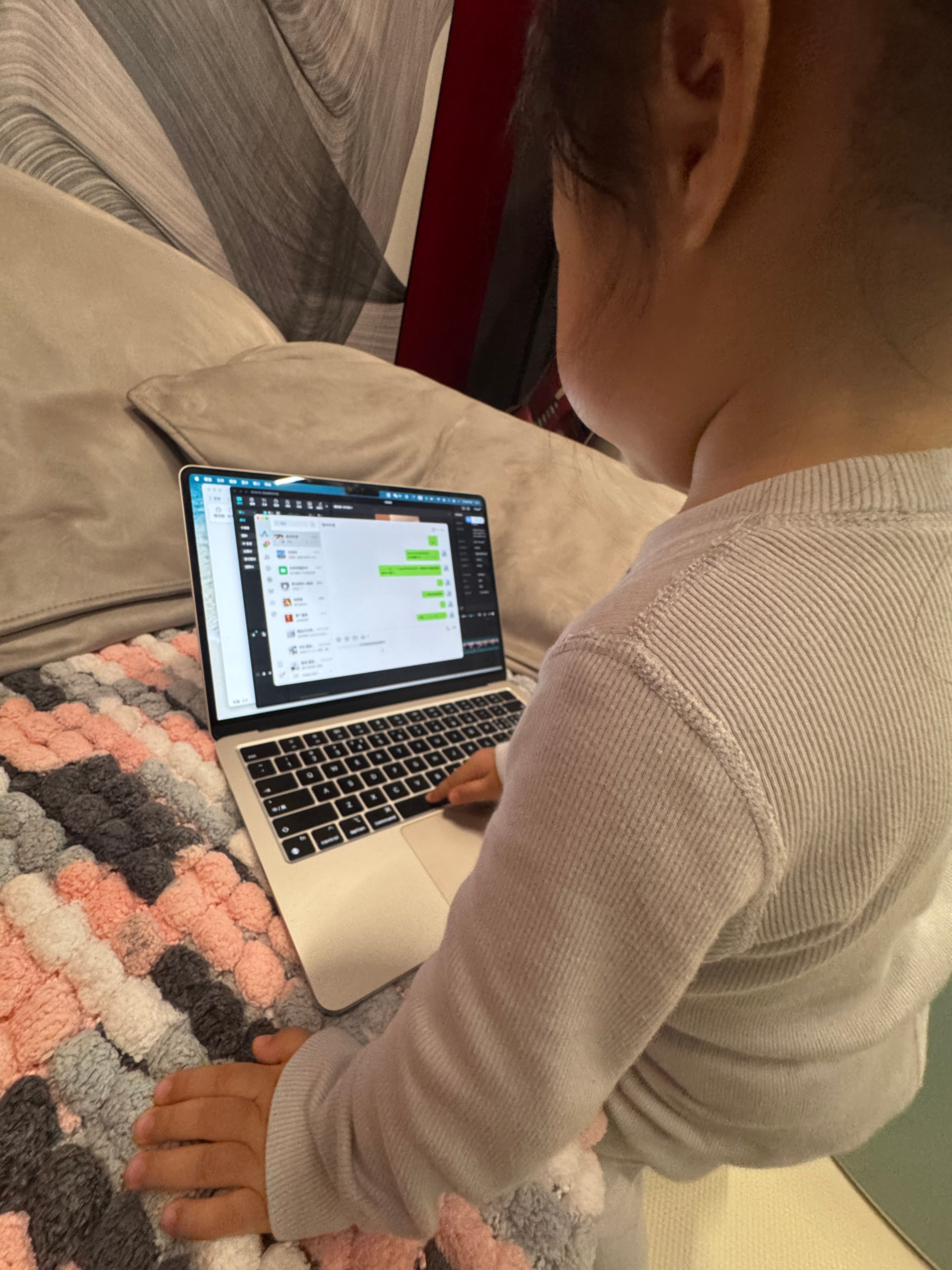 平时最讨厌剪片子，但看孩子的时候特别想工作雨丝的日常北京