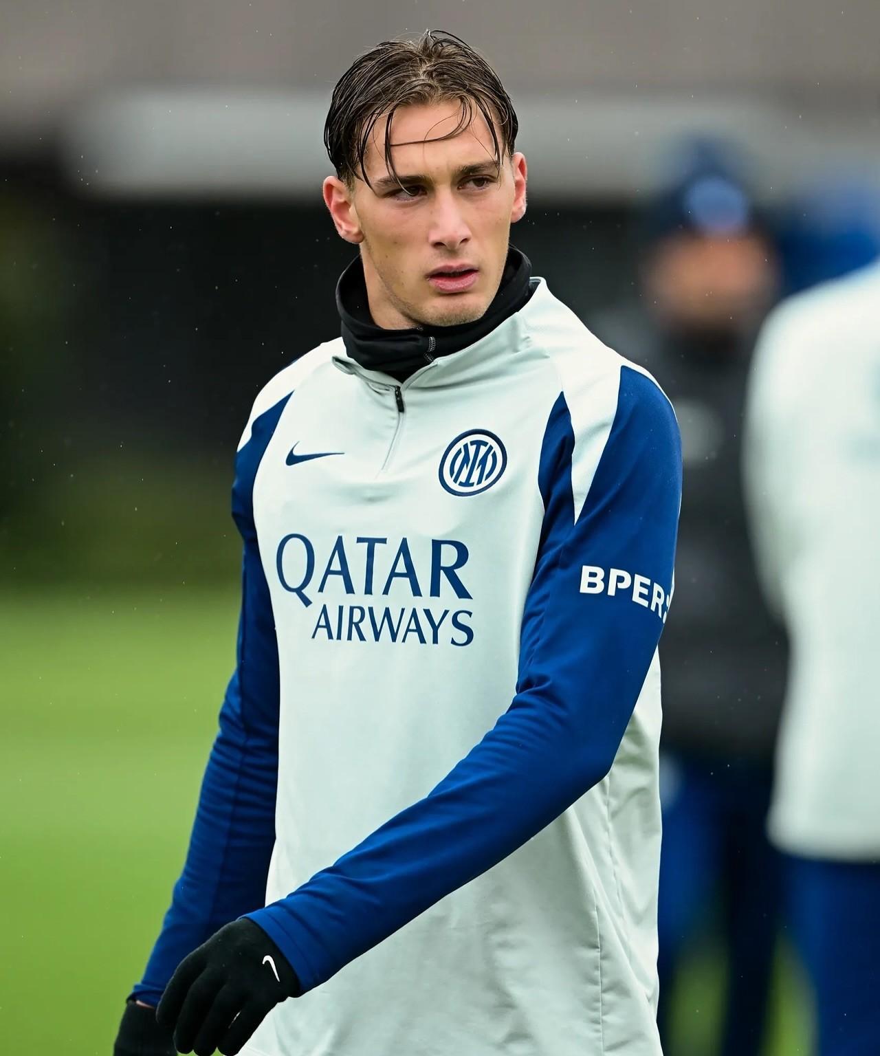 【伤病动态】根据fcinter1908最新的消息，老将姆希塔良的情况已经好转，开