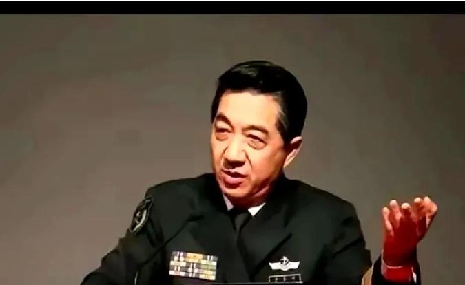 谢谢你张召忠！你真是伟大的预言家！2015年你就说过：“美国啥也不干，让东方大国