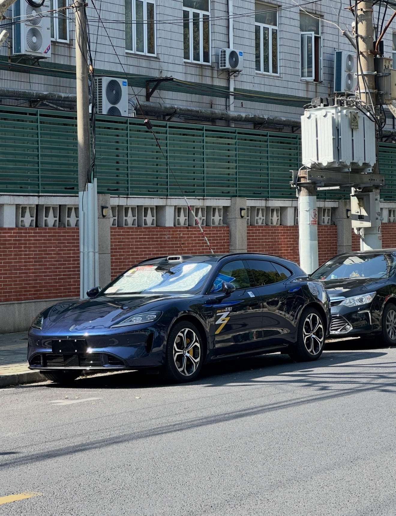 尚界z7t实拍图～实车质感真不错，这个蓝色也还蛮好看的。依然还是搭载的896线