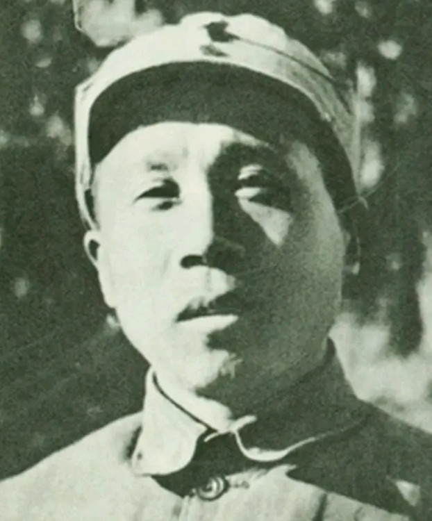 1955年，白天将军拒绝接受中将军衔，毛主席都劝不动他，彭德怀追着他打：“你连毛