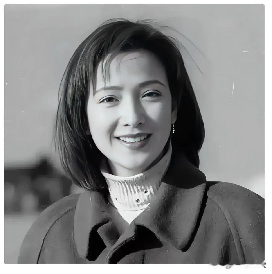 何晴老师走了，她一生中做了三件错事。第一件就是离开她的初恋刘威。他们相恋