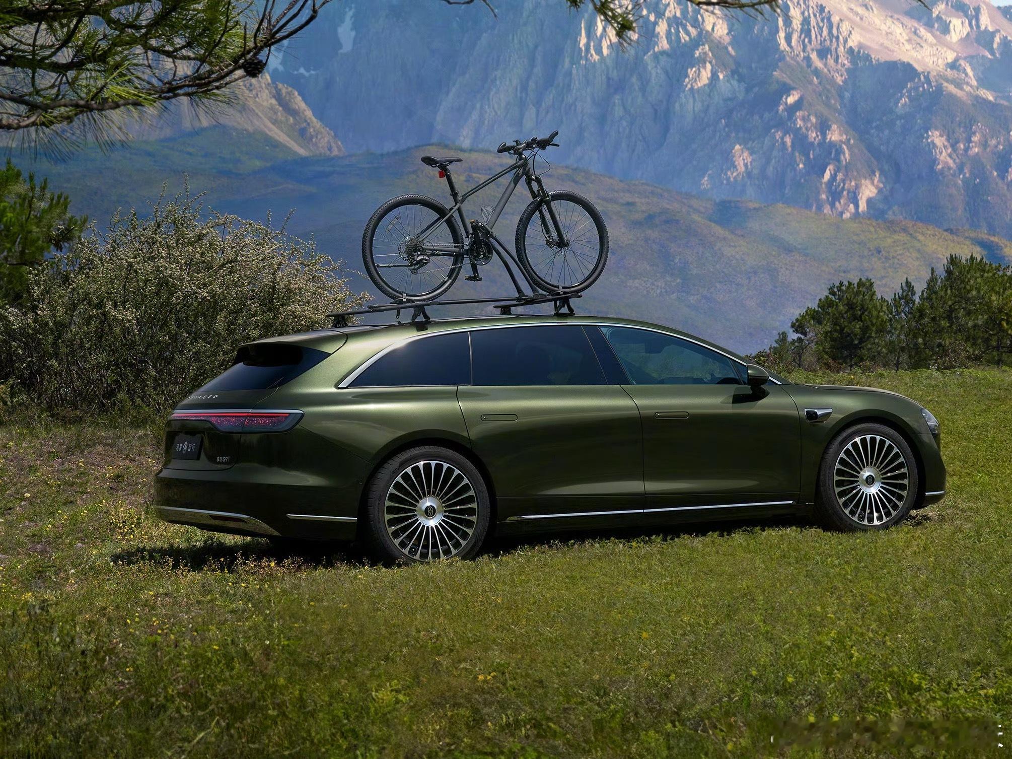 我看评论区有人说享界S9T像奔驰CLSShootingBrake…大伙儿