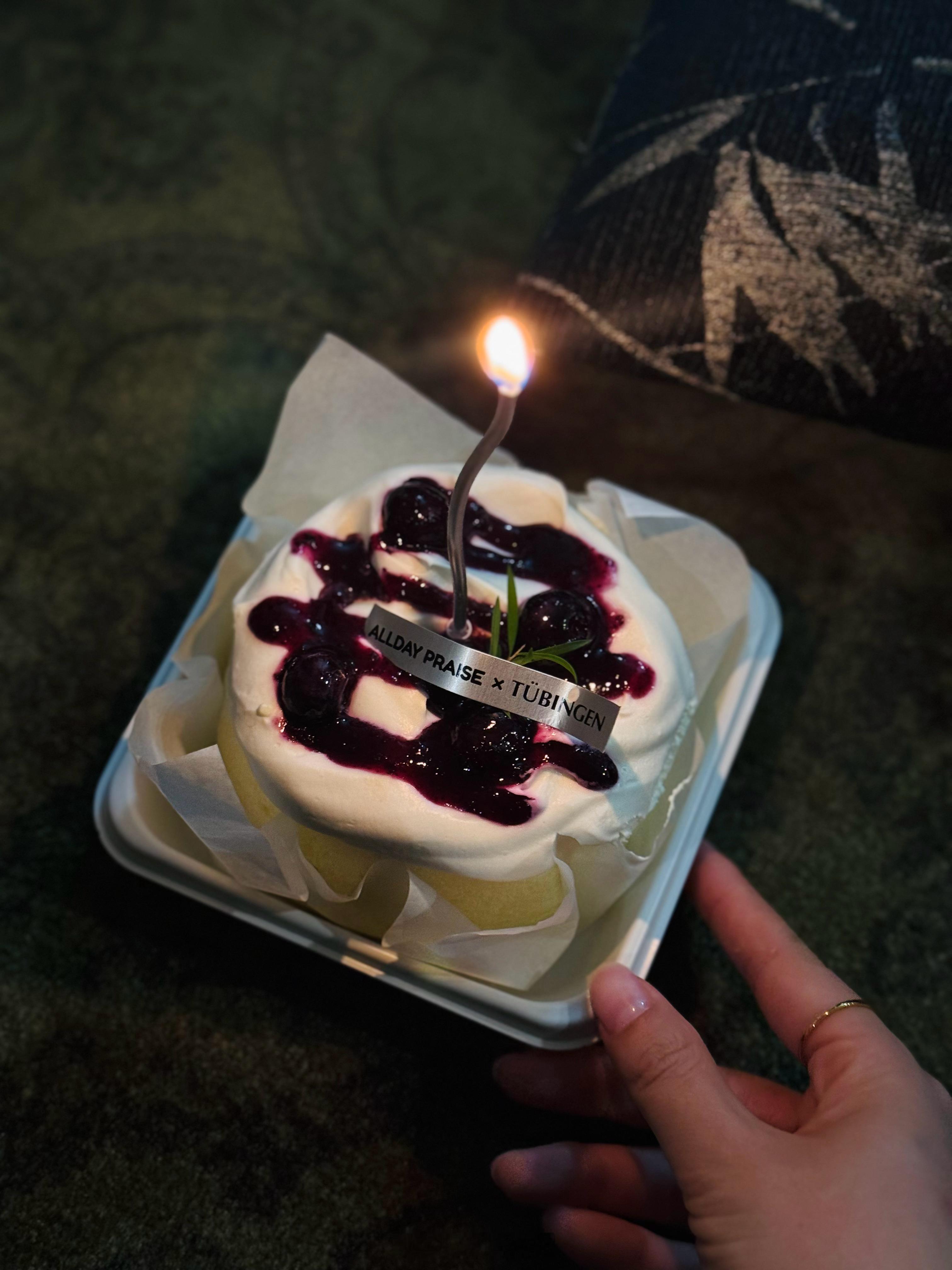 不过生日也爱吃小蛋糕就是我了！！​​​