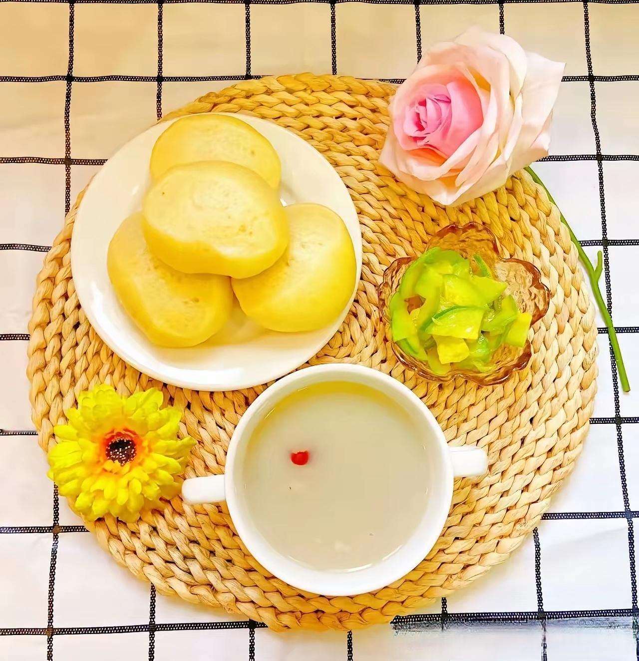 小孩子，还是调皮一点好，真没必要那么听话！天水幼儿园这二百多个小朋友，中毒最深