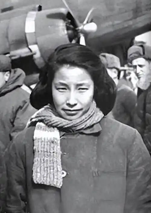 1962年，浦安修向单位提交分居申请，二人自此分开生活。那段日子彭德怀常常独自沉
