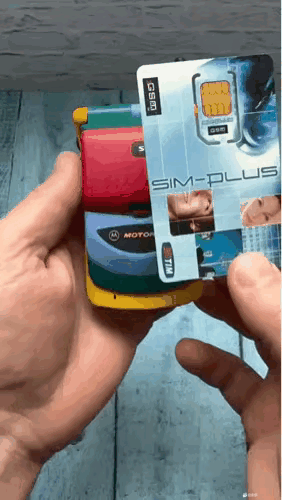 比这还早的批次都没有卡，只有电话，号码是绑定的，就是一个移动座机。