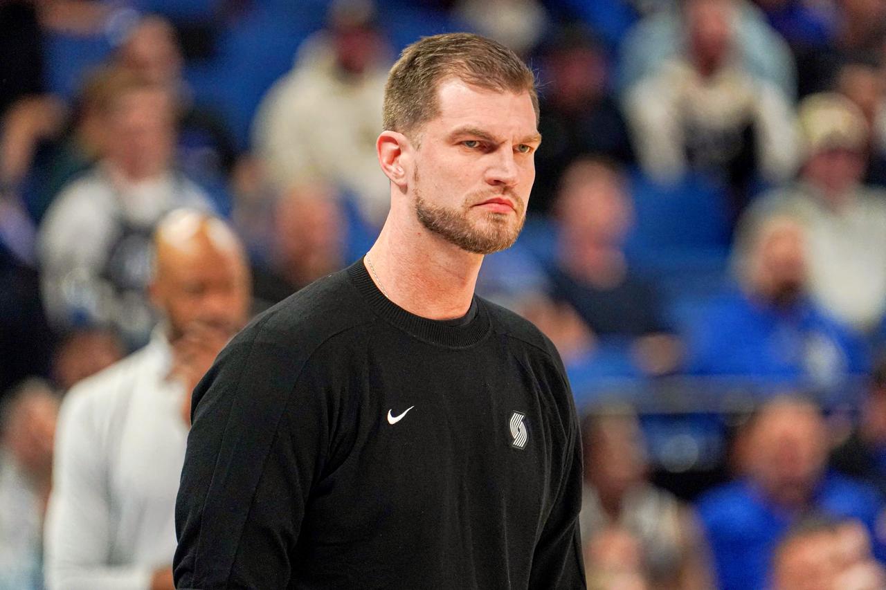 哈哈，开拓者又输球了，斯普利特还不下课吗？在开拓者队的最近12场比赛中，他们