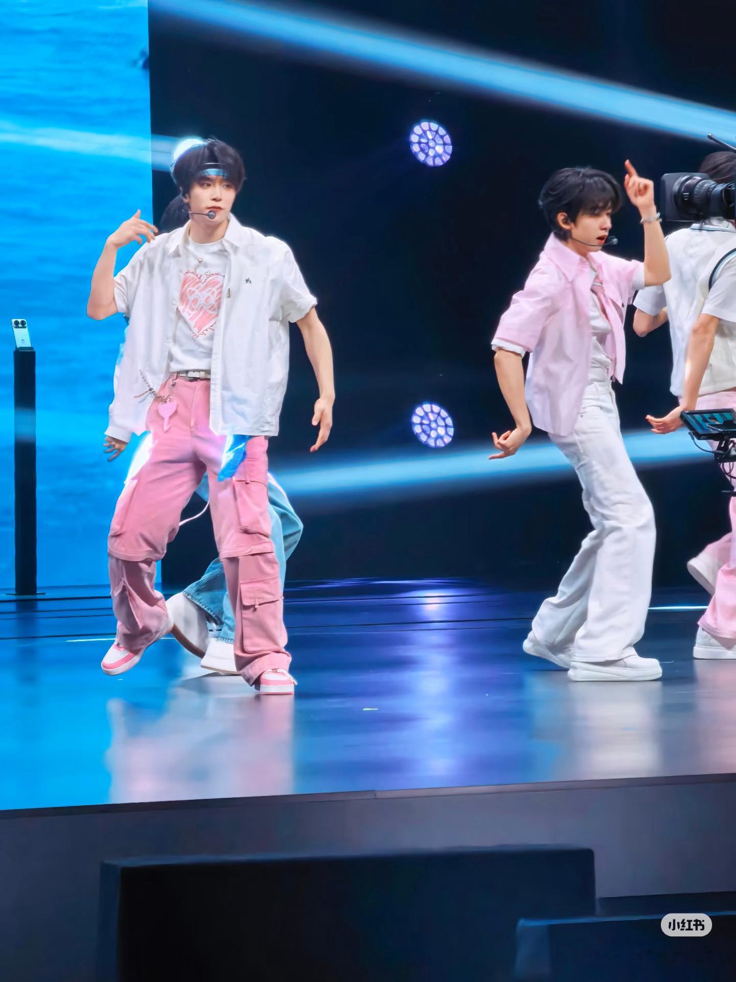 欧巴🥰🥰🥰男神生图就这样权威刘耀文HUAWEInova代言人
