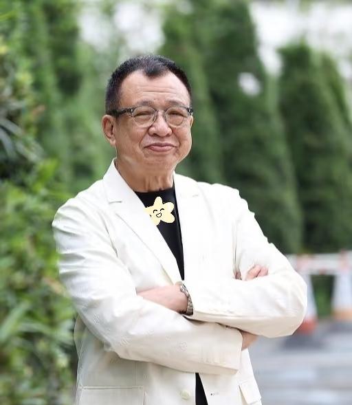 许绍雄病危:33年的“继父子情”,早把“后妈后爸”的偏见撕得粉碎。