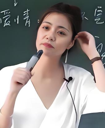 复旦大学教授陈果曾说：最傻的女人就是跟了一个什么都没有的男人，钱也不行，人