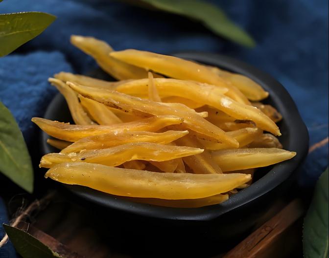 胆结石治疗没那么复杂，用对这几味药很关键 1、金钱草：既能清热利湿，又能通淋