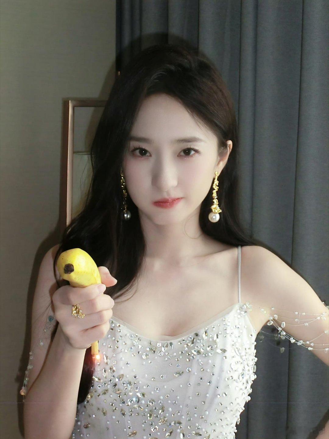 我的banana😋#谭盐盐#​