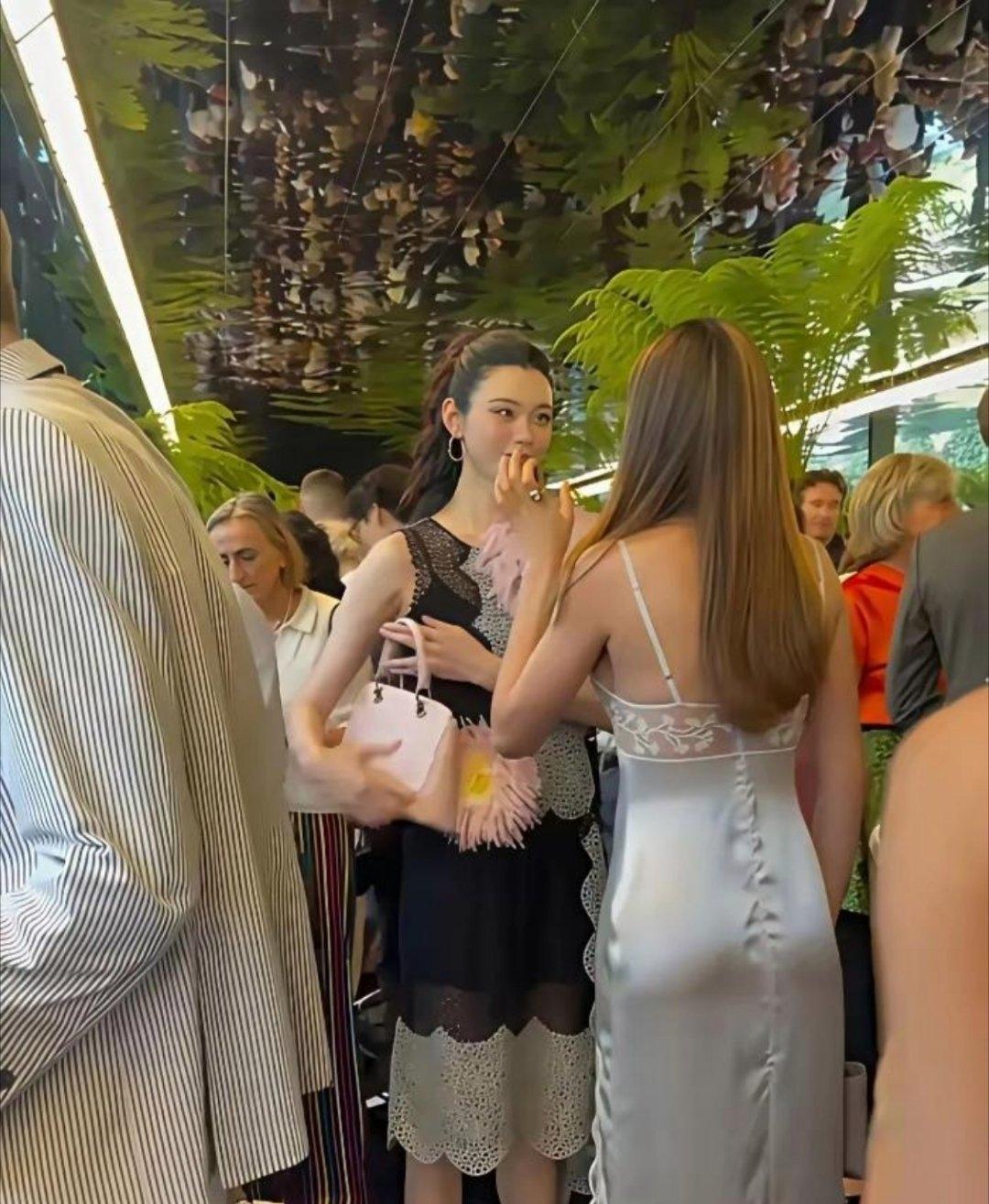 豪门里面想要站稳脚跟，真的远远没有旁人想象的轻松自在。镜头还没对准她们的时候，