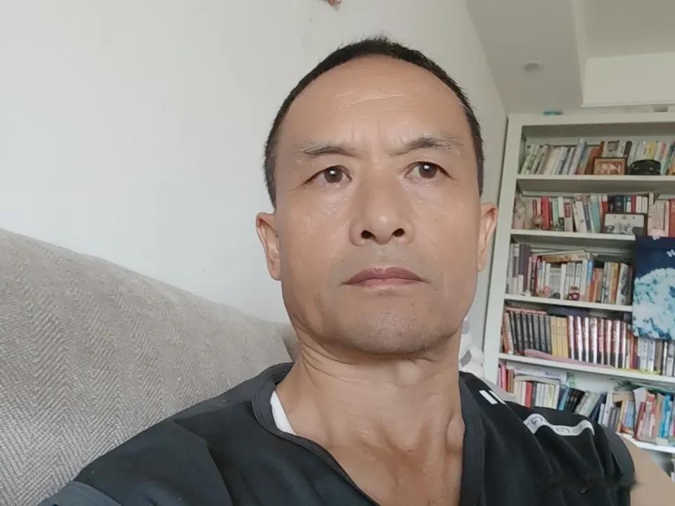 4点22分，结束了今天的第二次抗阻训练，从3点30分到4点22分，52分钟。仍