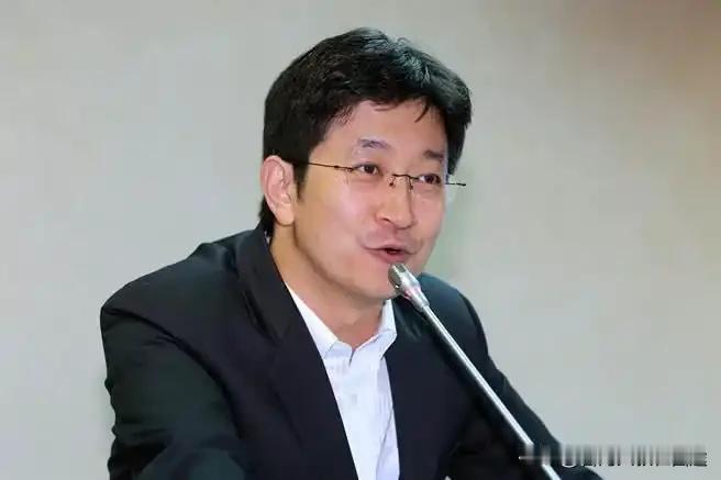 黄国昌怒批，蔡适应，恬不知耻黑道勾结事实确凿今却想否认最近台湾政坛又上演一