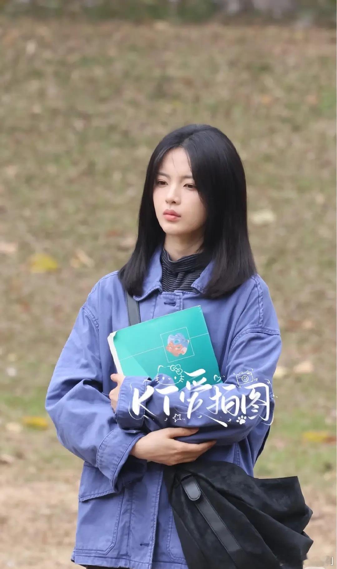 人好看，衣服丑