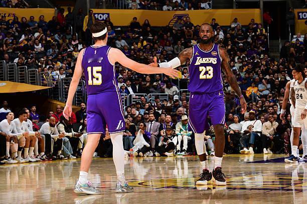 湖人新老板很顽强、杀伐果断、期待已久新老板上任三把火、1：让佩林卡招募买