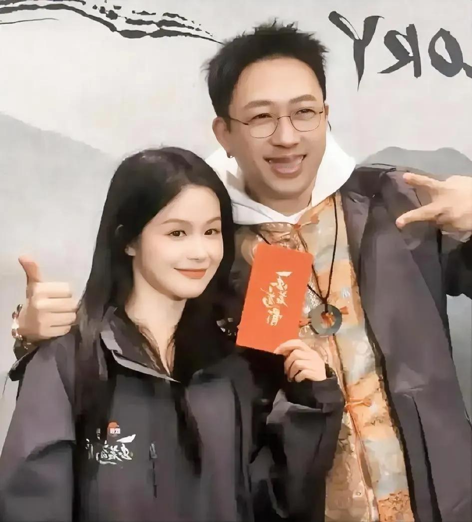 于正要捧红赵晴和余茵，说只要拍我给定制的角色，肯定爆。余茵出生北京，最近在于正