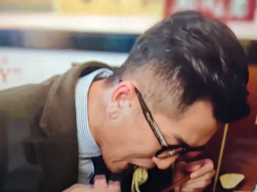 终于有真的吃了老港剧都是假吃