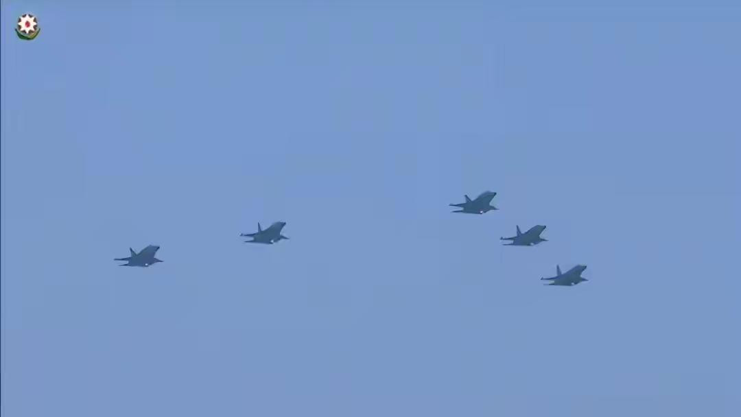 阅兵场上的神秘交易！5架“枭龙”缘何让46亿美元大单尘埃落定？在国际军售的