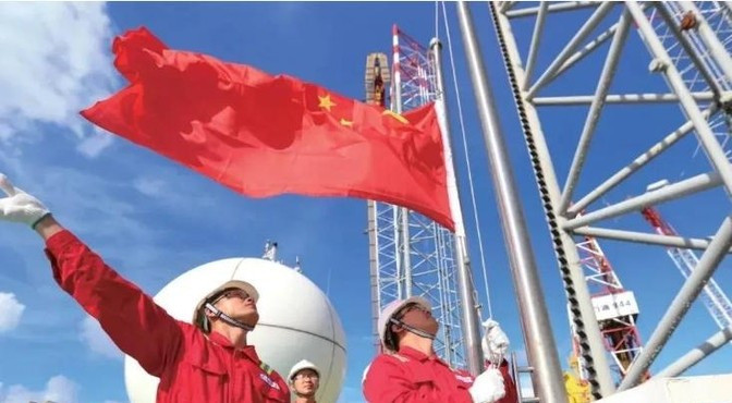 中国当年差点崩溃，挺过来了苏联解体后，西方国家就盼着中国