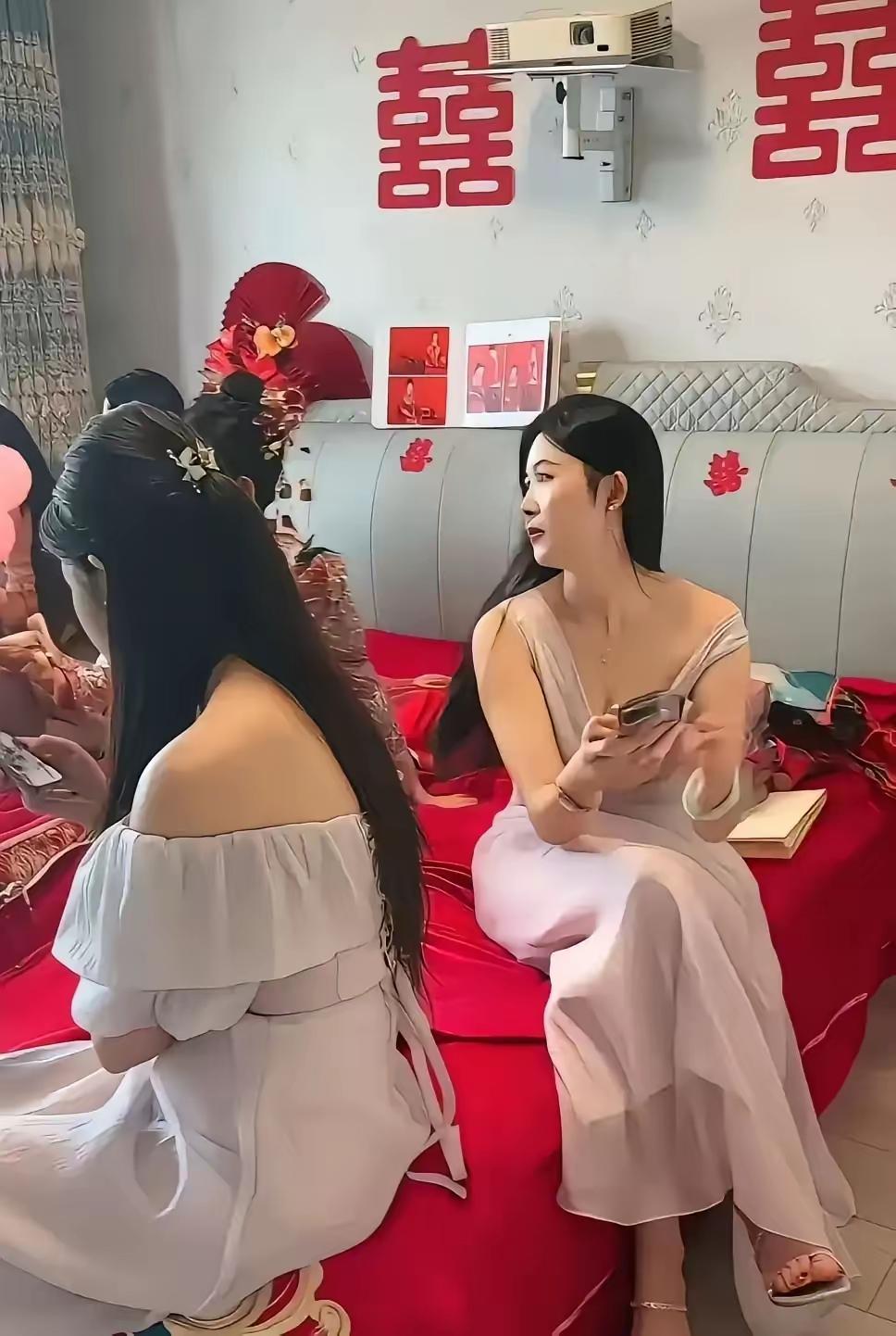 尴尬死啦，近日，山西一小伙去给老表当伴郎，到了现场直接傻眼，女方请来的伴娘，居然