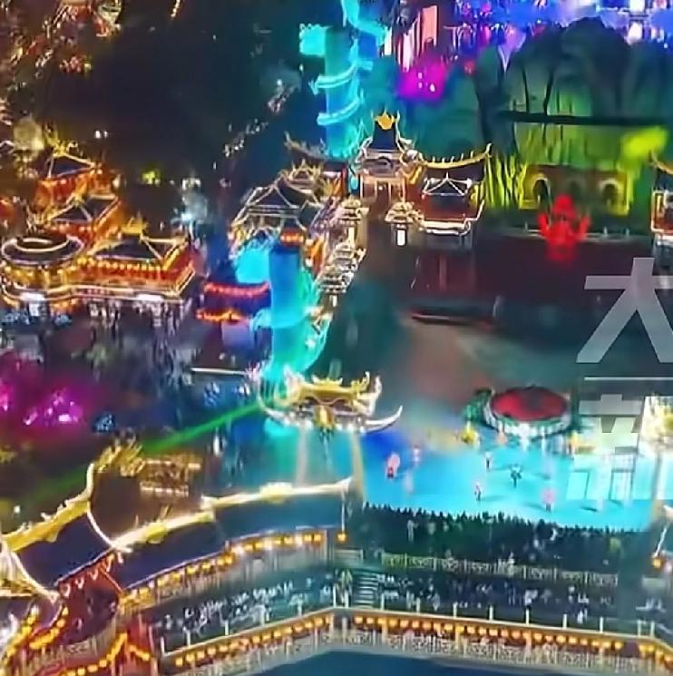 去创意方面还得看河南开封马上年底了，河南开封这个最有名的景区终于要赢了年初，