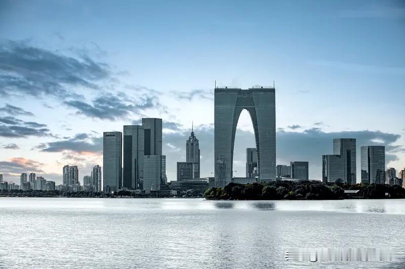 苏州楼市现状客观分析一、行情对比：从普跌转向横盘筑底1.去年上半年（下