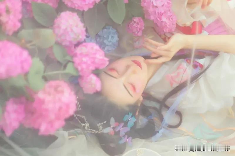 徐子尧《花妖》婉转开唱徐子尧徐子尧清唱12月19日国韵新年音乐会上，徐子尧一