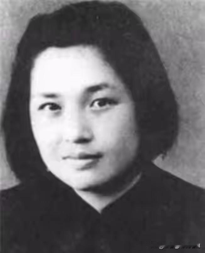 1947年，国民党发生了一件大事，陈布雷的女儿陈琏被毛人凤捕了，理由是陈琏“通共