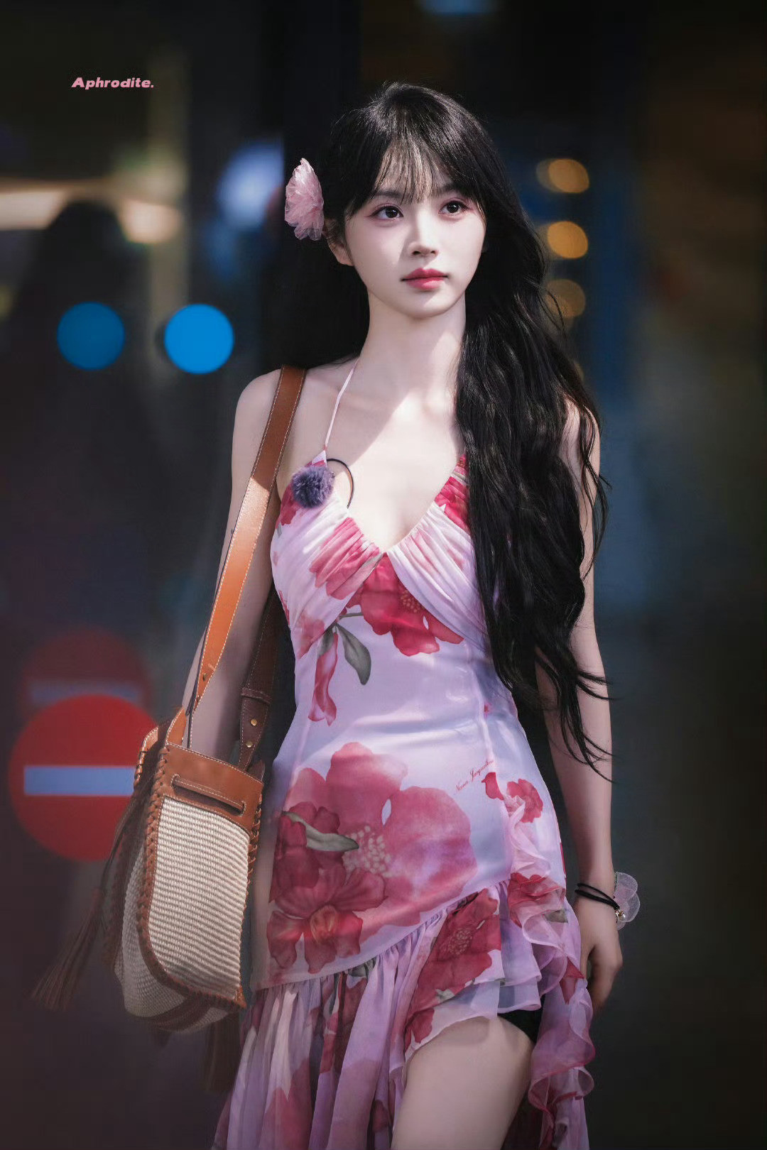 这个裙子这朵花真嘟风情万种[害羞]​​​