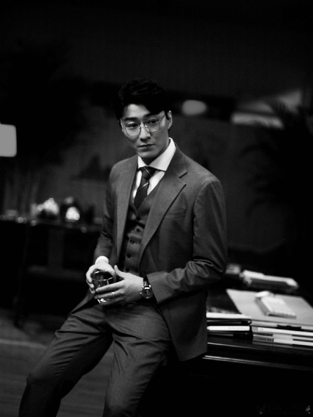 以法之名反派律师的含狠量看金泽灏诠释《以法之名》的反派律师程子健，真的被震撼。