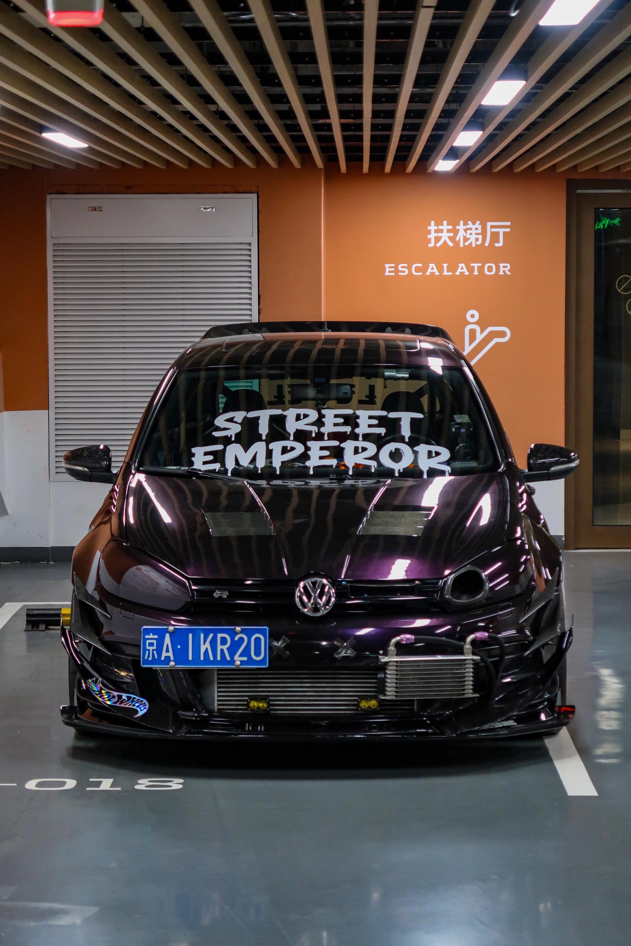 各位天花板 我这吊顶够意思吗。