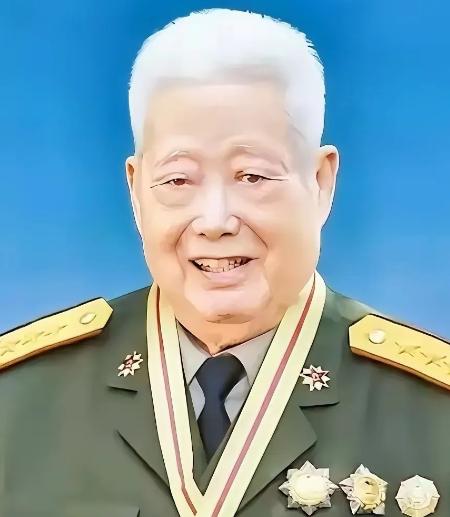 1950年，解放海南时，韩先楚焦急地看着118师的指战员：“谁愿意带队登岛？”下