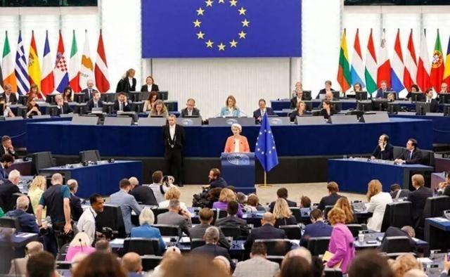 欧洲想全身而退？三个死结无解，一个都绕不开。俄乌冲突迈入第五年，欧洲沦为最大输