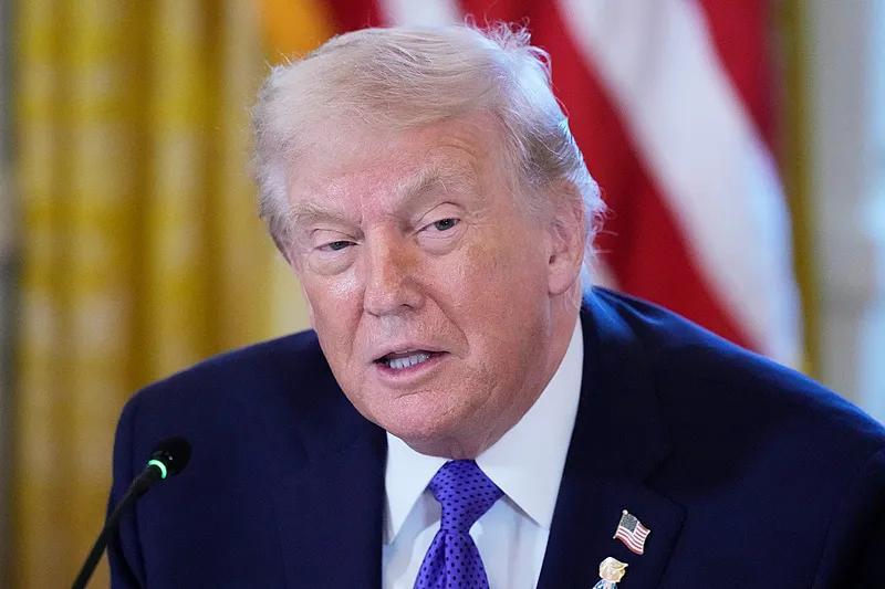 🌞明抢5000万桶石油后，特朗普转头才发现：中国连一桶都不肯买了。 2