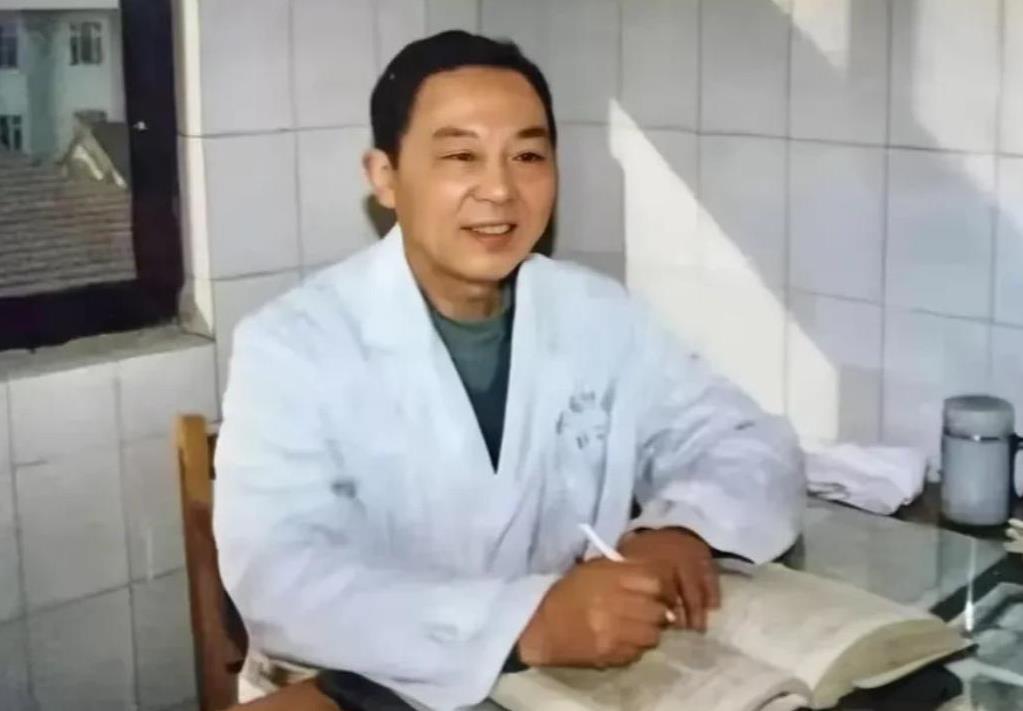 1970年，徐州一名医生趁着周围没人悄悄服用了4克的洋金花，之后便陷入了漫长的昏