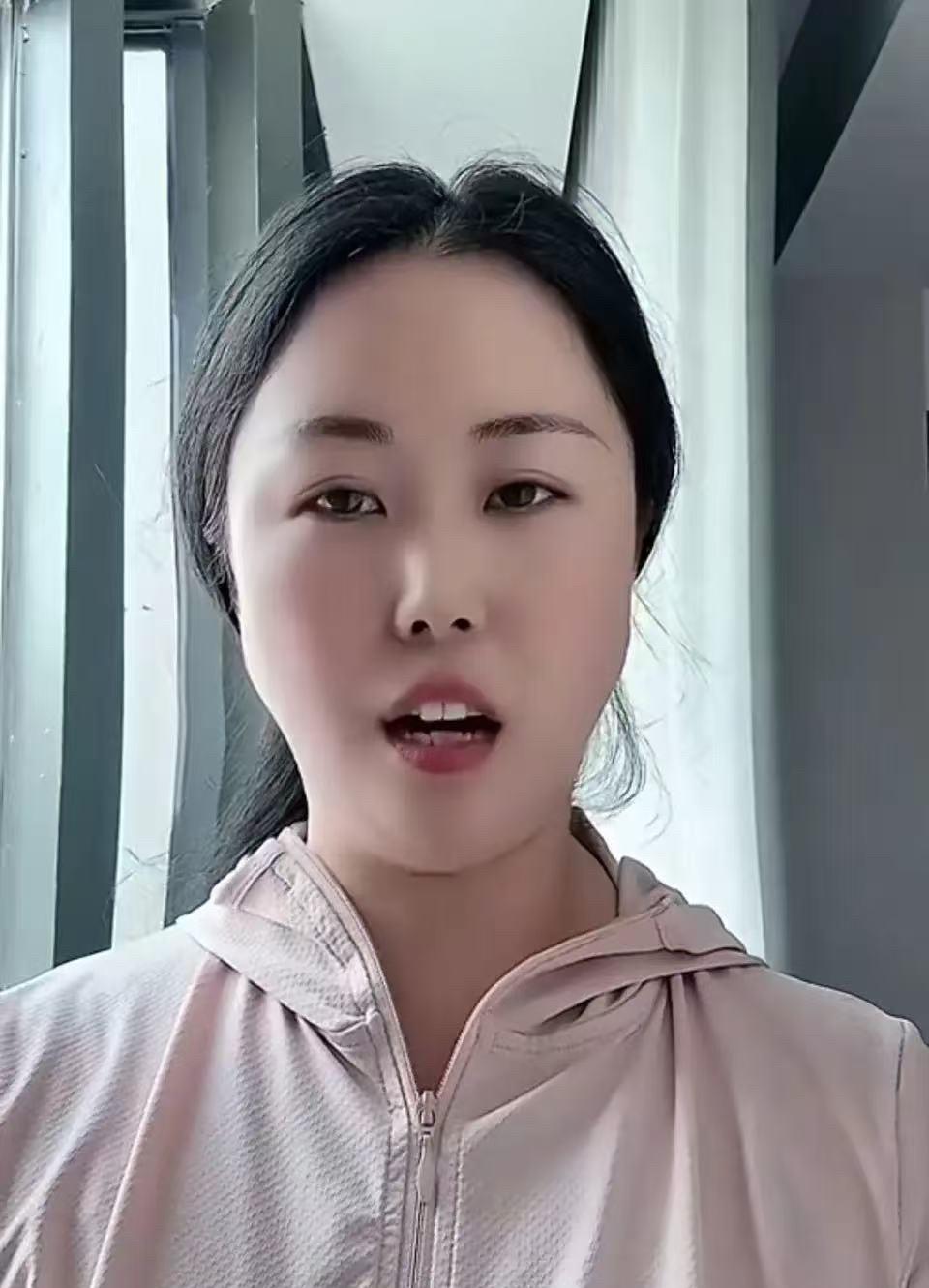 免费午餐吃一年，临走还想打包带走？张口就骂俱乐部黑心索赔18万，结果被扒出根本