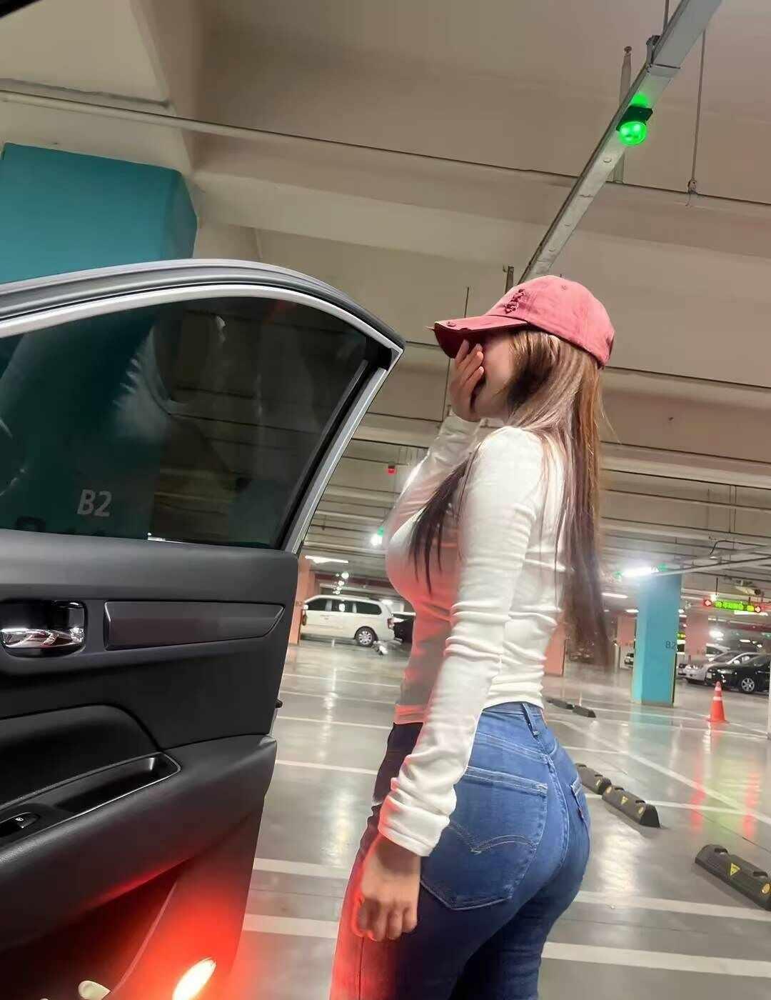 停车场拍照地下停车场
