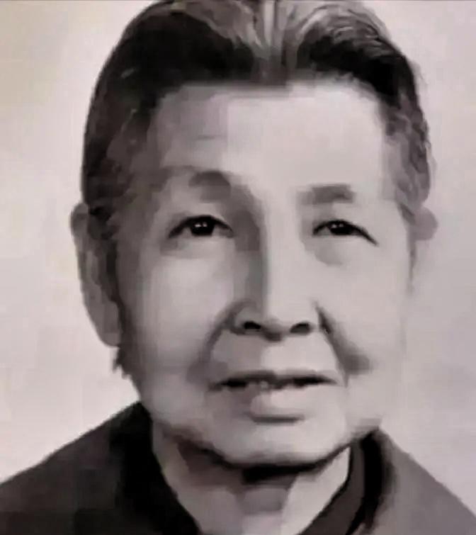 江西一孤儿成年靠乞讨为生，在他23岁时，突然从中央来了一批人：“我带你找妈去，你