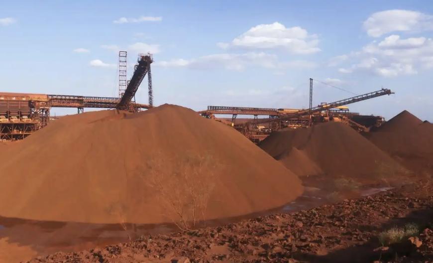 ·澳洲巨头低头认输，中国两招拿下铁矿石定价，澳洲割韭菜时代已结束中澳铁矿石谈