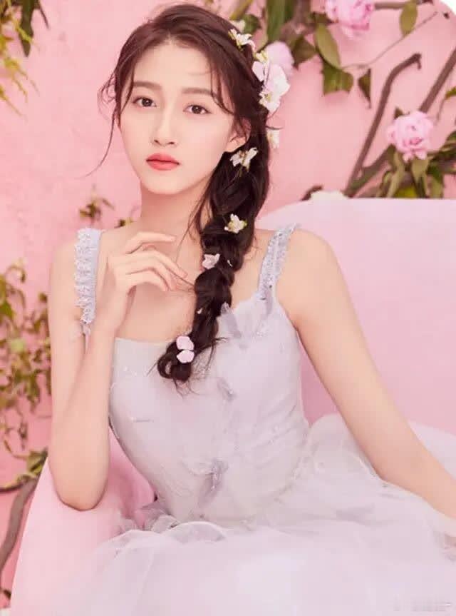 关晓彤“最烦胡说八道”！嘴替实锤关晓彤这声“最烦”太爽了！互联网嘴替非她莫属