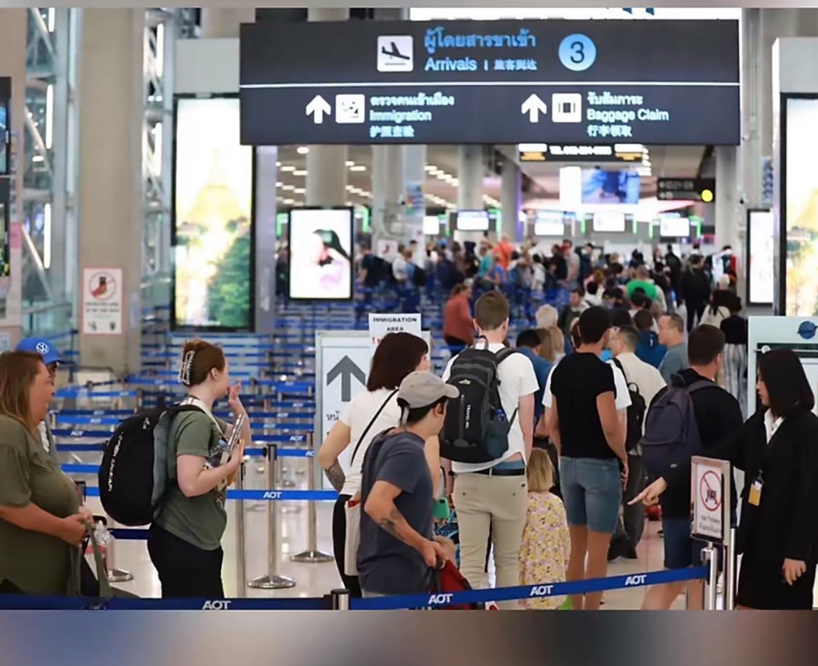 泰国计划向外国游客收取450泰铢的旅游费，用于游客的保险和景区的建设，预计在20